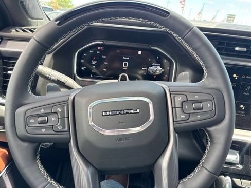New 2026 GMC Sierra 1500 Denali Ultimate w/ LPO, Black Badging Package AWD/4WD image 21