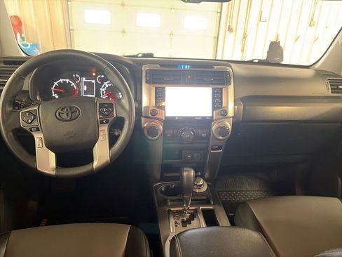 Certified 2020 Toyota 4Runner SR5 Premium AWD/4WD image 17