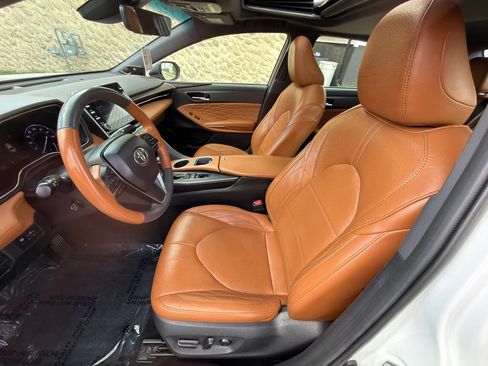Used 2019 Toyota Avalon Limited w/ All Weather Liner Package FWD image 13