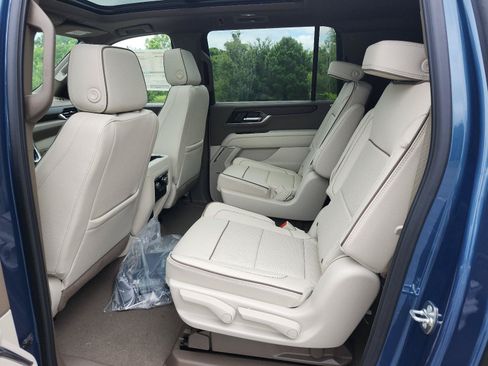 New 2026 GMC Yukon XL Denali w/ Sun & Power Step Package AWD/4WD image 14