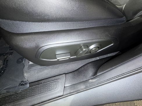 Used 2025 Jeep Grand Cherokee Altitude image 14