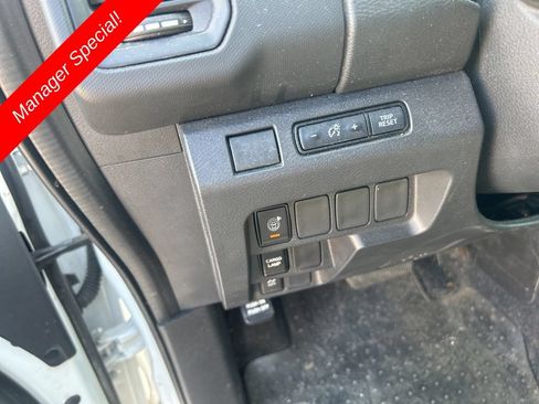 Used 2023 Nissan Frontier S w/ Technology Package RWD image 13
