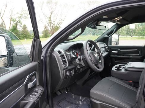 Certified 2025 RAM 2500 Big Horn AWD/4WD image 15