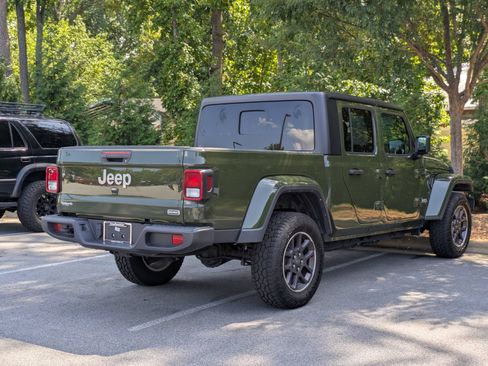 Used 2023 Jeep Gladiator Overland AWD/4WD image 3