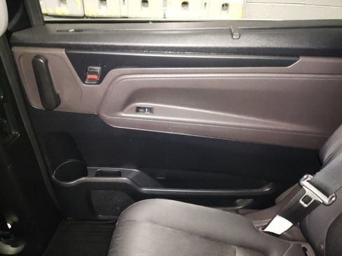 Used 2018 Honda Odyssey EX image 30