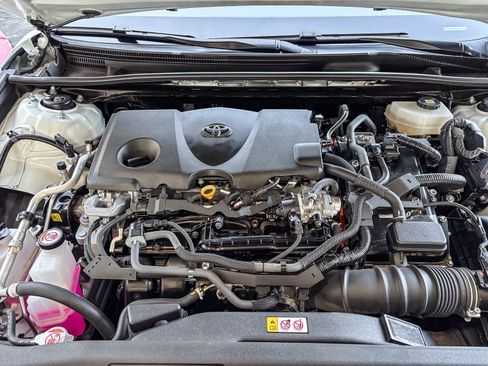 Used 2025 Toyota Camry SE AWD/4WD image 15
