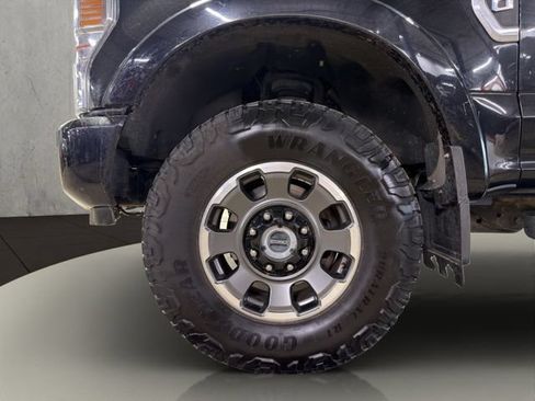 Used 2020 Ford F250 Platinum w/ Tremor Off-Road Package AWD/4WD image 15