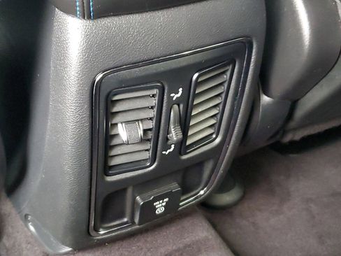 Used 2018 Jeep Grand Cherokee Laredo image 33