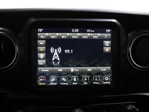 Used 2020 Jeep Gladiator Overland image 12