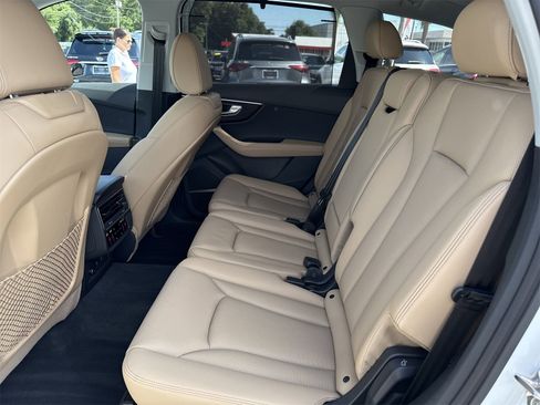 Used 2025 Audi Q7 3.0T Premium Plus image 10