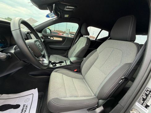 Used 2024 Volvo XC40 B5 Core AWD/4WD image 21