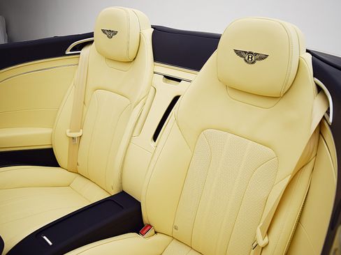 Used 2024 Bentley Continental GT AWD/4WD image 34