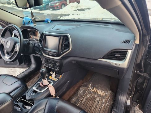 Used 2016 Jeep Cherokee Limited image 19
