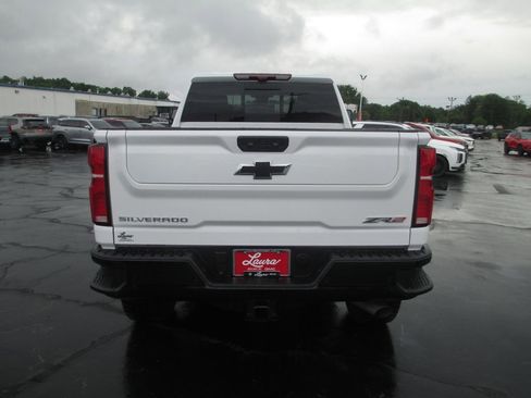 Used 2026 Chevrolet Silverado 2500 ZR2 AWD/4WD image 7