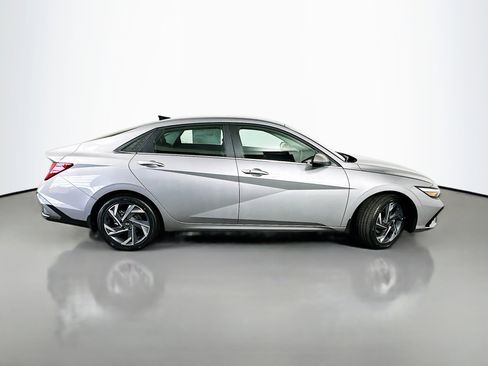 New 2026 Hyundai Elantra Limited image 8