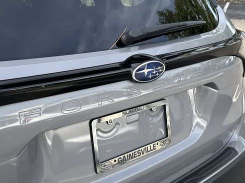 Used 2025 Subaru Forester Premium AWD/4WD image 12