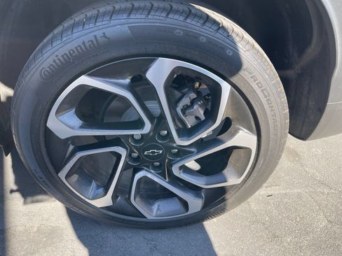 Used 2024 Chevrolet Trax RS w/ Driver Confidence Package FWD image 3