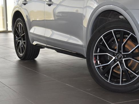 Used 2023 Audi SQ5 Premium Plus w/ Premium Plus Package AWD/4WD image 3