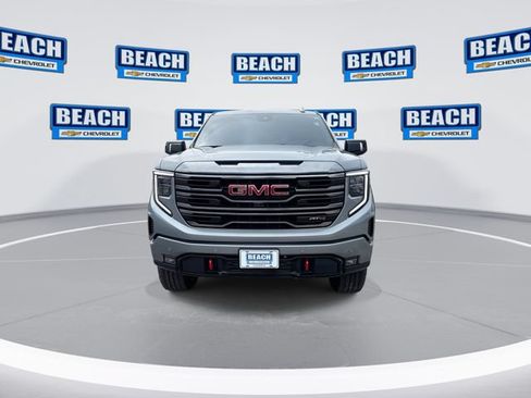 Used 2024 GMC Sierra 1500 AT4 w/ Technology Package AWD/4WD image 3