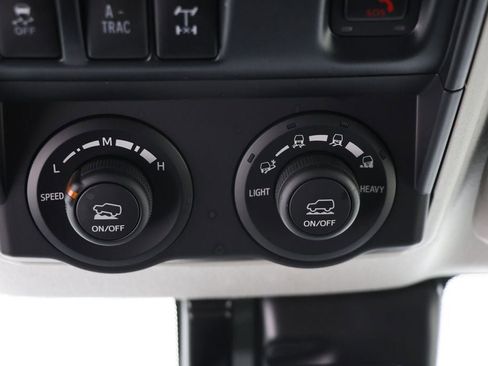 Used 2024 Toyota 4Runner TRD Off-Road Premium image 30