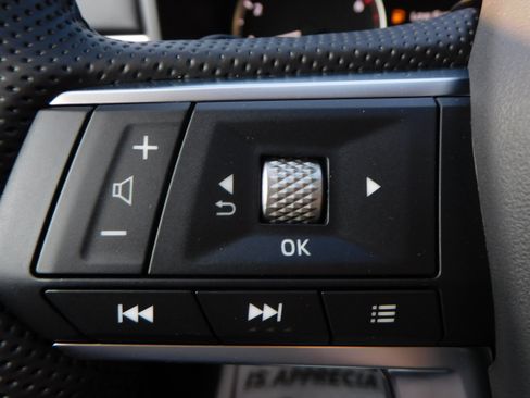 New 2025 Mitsubishi Outlander SE image 16