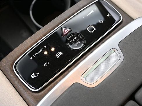 Used 2022 Mercedes-Benz EQS 580 4MATIC Sedan image 28