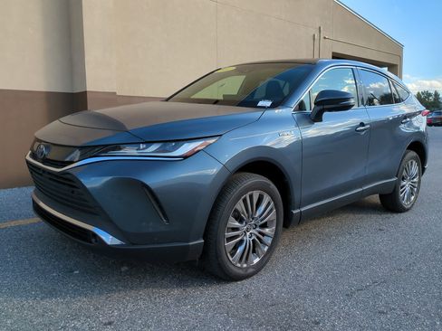 Used 2021 Toyota Venza Limited w/ Advanced Technology Package image 8