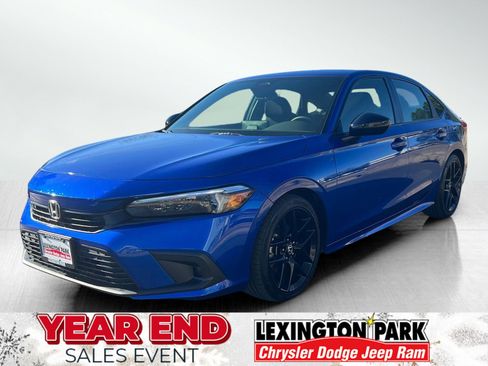 Used 2023 Honda Civic Sport image 2