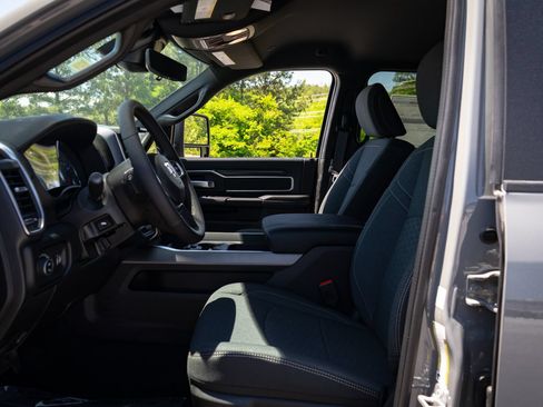 New 2026 RAM 2500 Big Horn AWD/4WD image 14