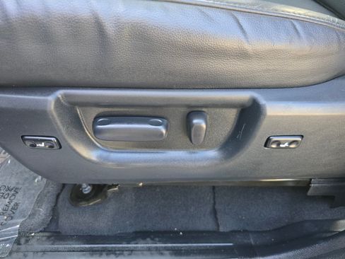Used 2011 Toyota Tundra Limited w/ Platinum Pkg AWD/4WD image 39