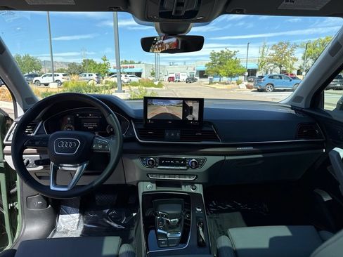 Used 2023 Audi Q5 2.0T Premium Plus w/ Premium Plus Package AWD/4WD image 12