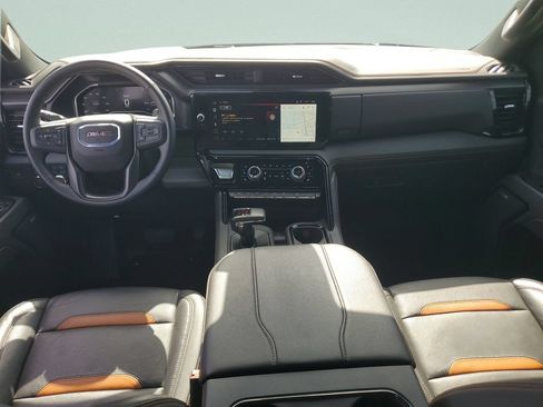 Used 2025 GMC Sierra 1500 AT4 w/ AT4 Premium Package AWD/4WD image 14