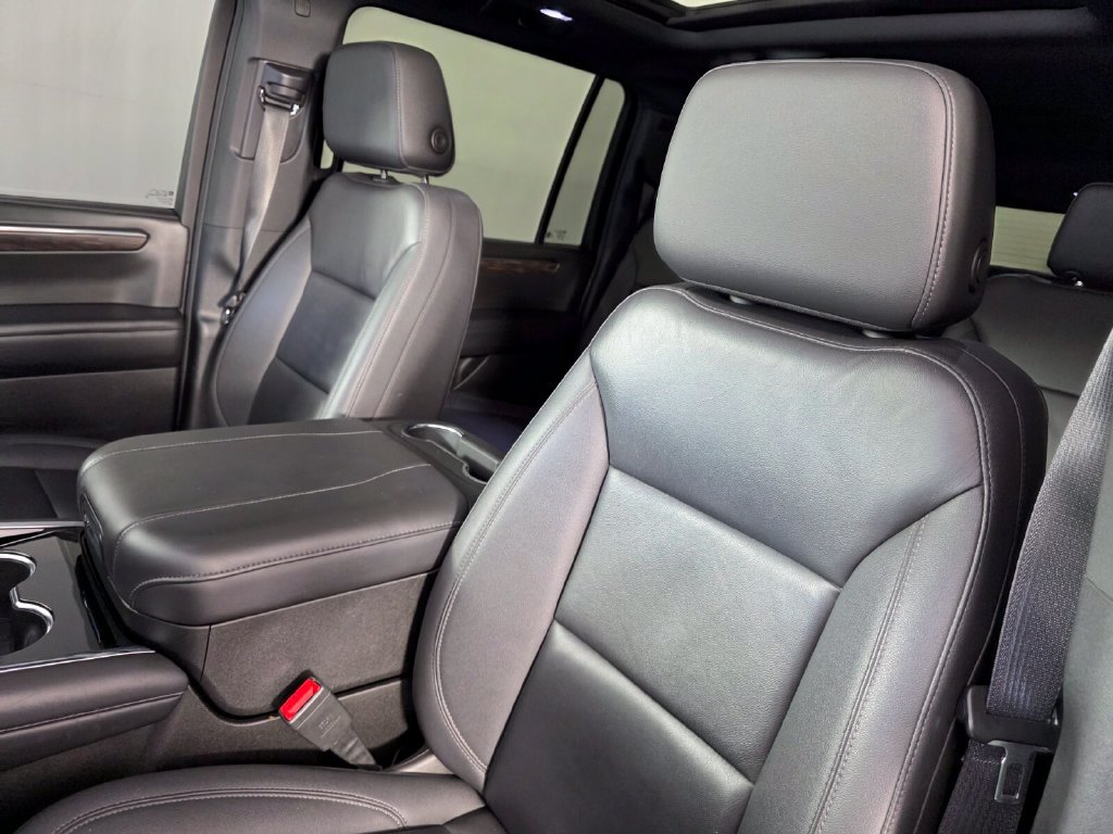 Used 2025 Chevrolet Suburban Z71 w/ Z71 Off-Road Package AWD/4WD image 11