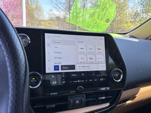 Used 2024 Lexus NX 250 FWD w/ Towing Package (2000 Lbs) image 29