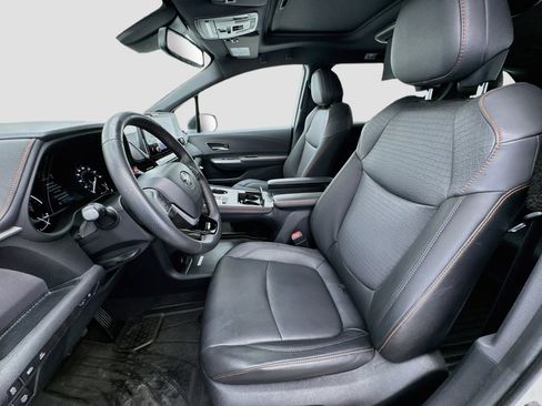 Used 2022 Toyota Sienna XSE w/ XSE Plus Package FWD image 13
