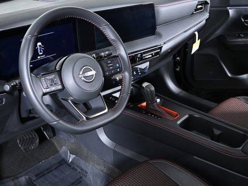 Certified 2025 Nissan Kicks SR image 15