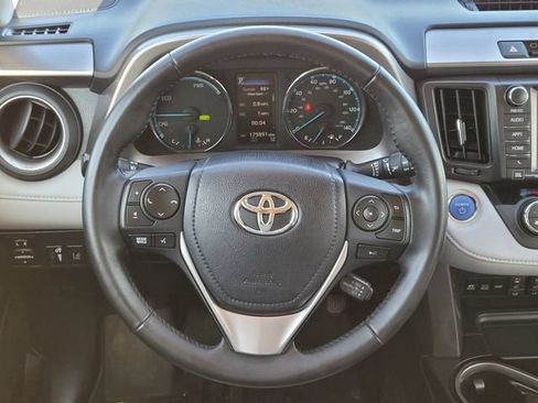 Used 2018 Toyota RAV4 Limited w/ Advanced Technology Package AWD/4WD image 11