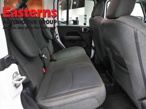 Used 2025 Jeep Wrangler Unlimited Sahara w/ Safety Group AWD/4WD image 23