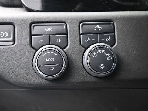 Used 2023 Chevrolet Silverado 1500 LT image 8