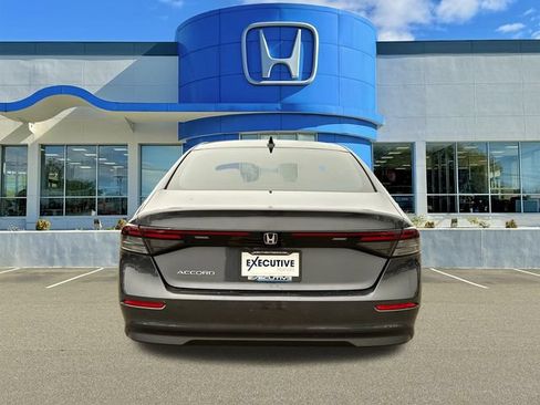 Used 2023 Honda Accord EX image 3