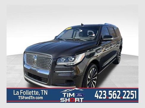 Used 2022 Lincoln Navigator Reserve image 1
