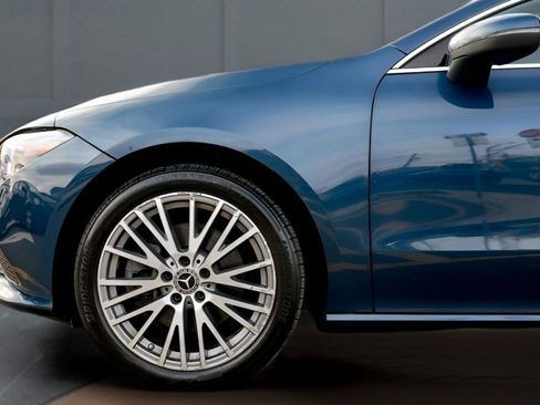 Used 2021 Mercedes-Benz CLA 250 4MATIC image 27