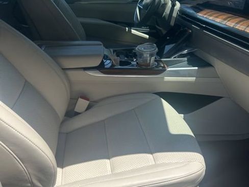 Used 2025 Cadillac Escalade Sport Platinum AWD/4WD image 4