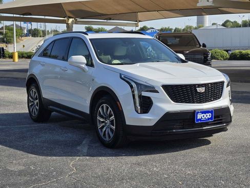 Used 2020 Cadillac XT4 Sport w/ Technology Package FWD image 3