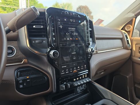 Used 2024 RAM 3500 Limited w/ Safety Group AWD/4WD image 25