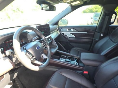 Used 2026 Ford Explorer Platinum RWD image 11