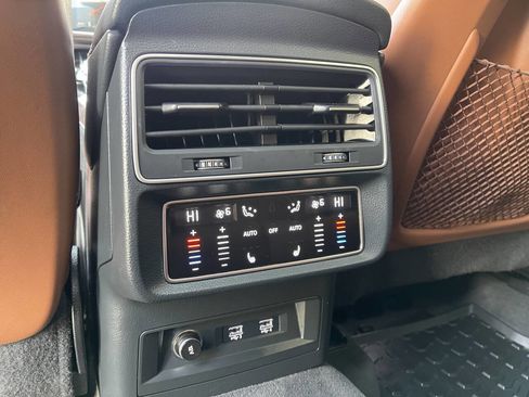 Used 2020 Audi Q8 Premium Plus w/ Premium Plus Package image 12