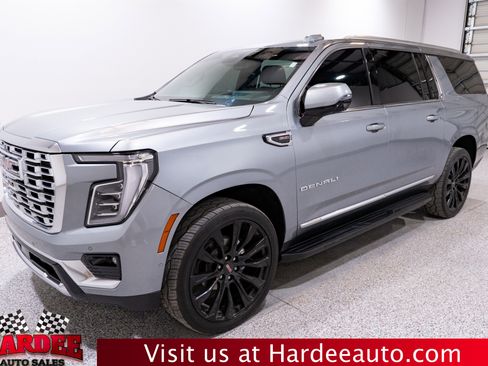 Used 2025 GMC Yukon XL Denali image 2