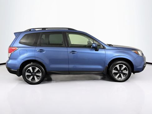 Used 2018 Subaru Forester 2.5i Premium w/ All-Weather Package AWD/4WD image 12