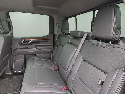 Used 2023 GMC Sierra 1500 Denali w/ Technology Package AWD/4WD image 10